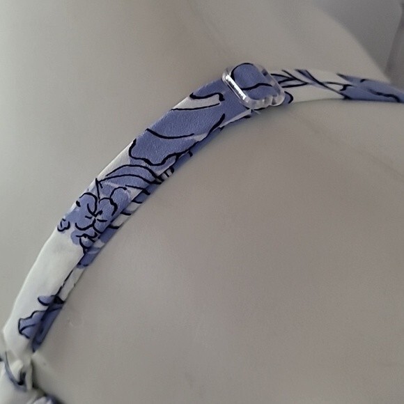 BCX White Blue and Black Floral Print Cold Shoulder Blouse/Top. Size XL. - Picture 8 of 11